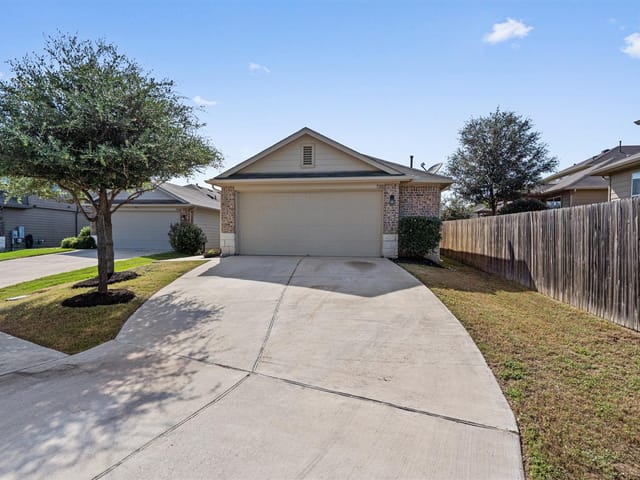 13810 Geelong DR