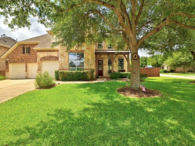 1385 Pine Forest CIR