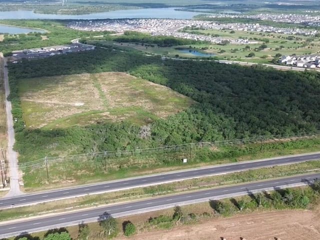13699 US-281 Highway