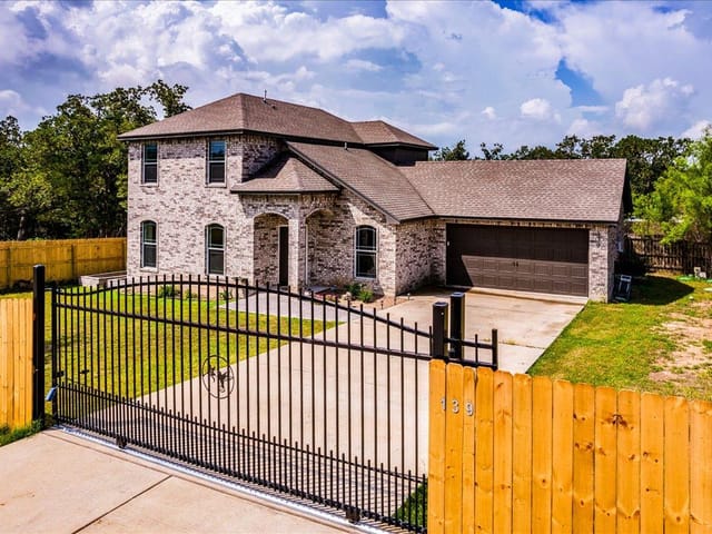 139 Fleetway DR