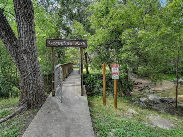 13900 Hunters Pass