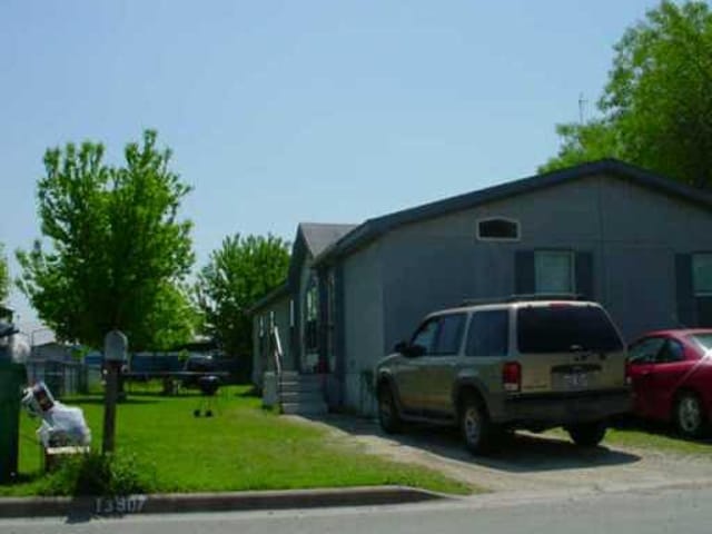 13907 Hymill DR
