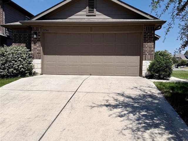 13940 Heywood DR