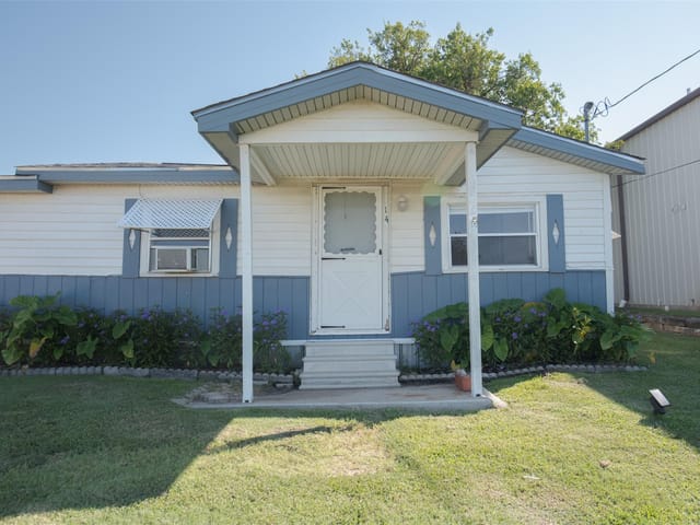 14 W Post Oak Ave
