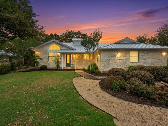 140 Donna DR
