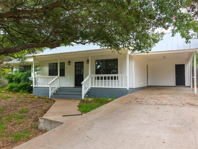 1400 Lazy Creek LN