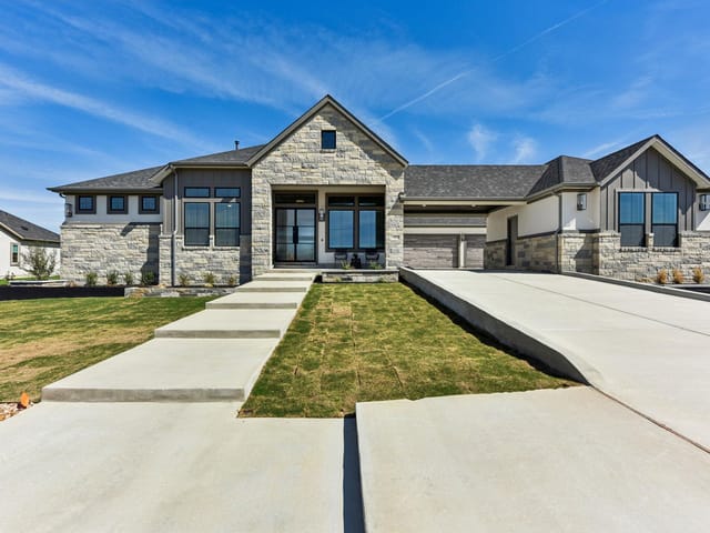 1400 Paxton Ln
