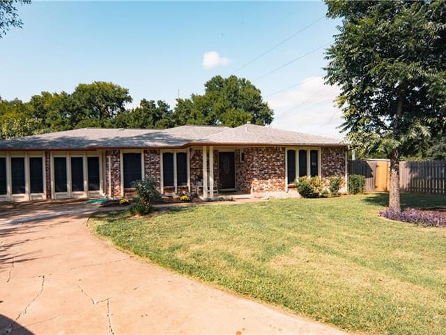 1400 S Salem Meadow Cir