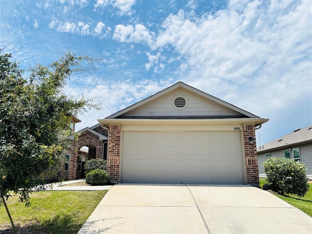 14008 Heywood DR