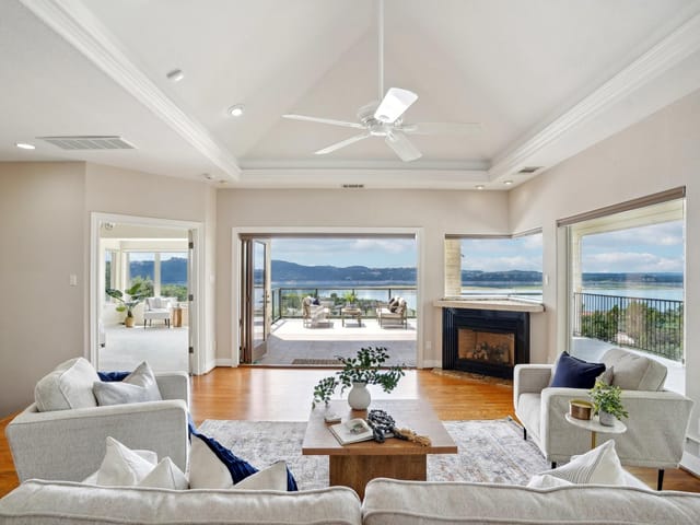 14008 Lake View Dr