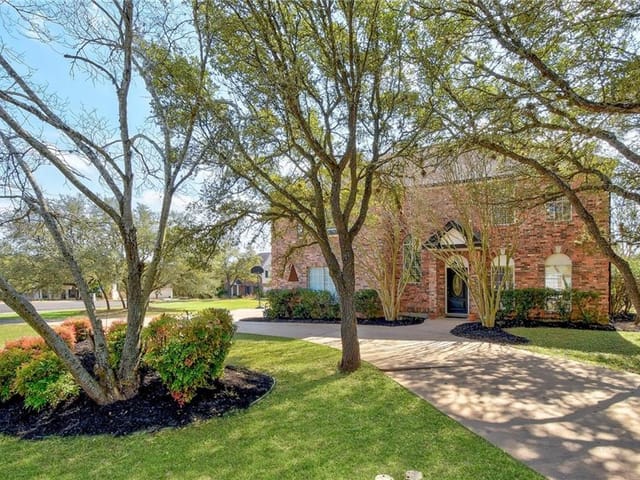 1401 Carlotta LN