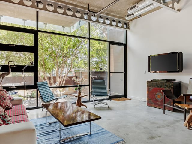 1401 Eva St Unit #104