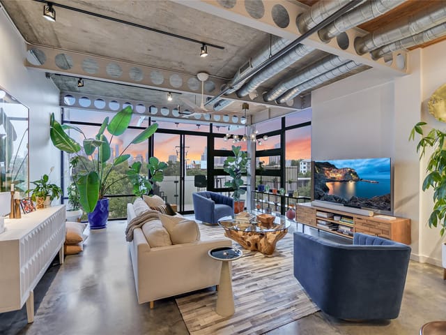 1401 Eva St Unit #307