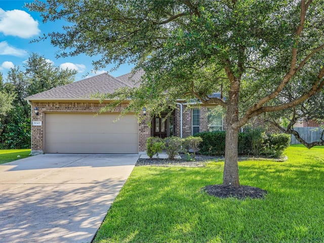 1401 Harvest Bend LN