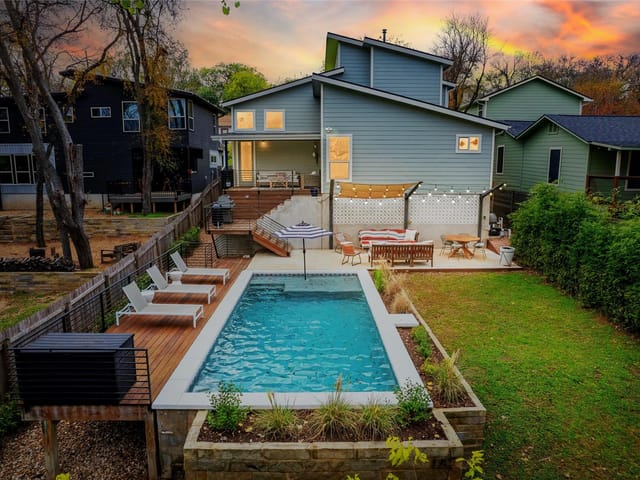 1401 Luna St