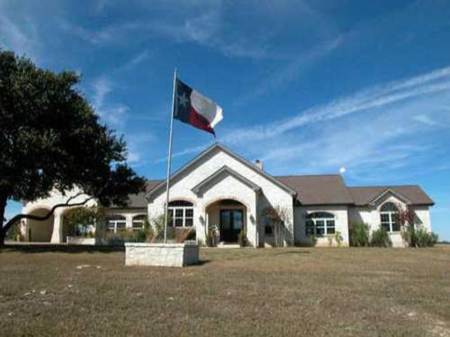 1401 Panther Creek RD