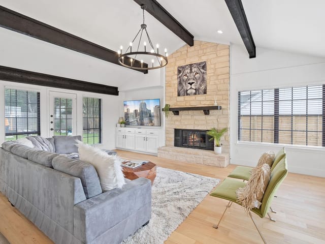 1401 Quaker Ridge Dr