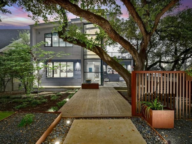 1402 Alta Vista Ave