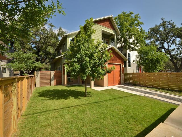1402 Bouldin Ave
