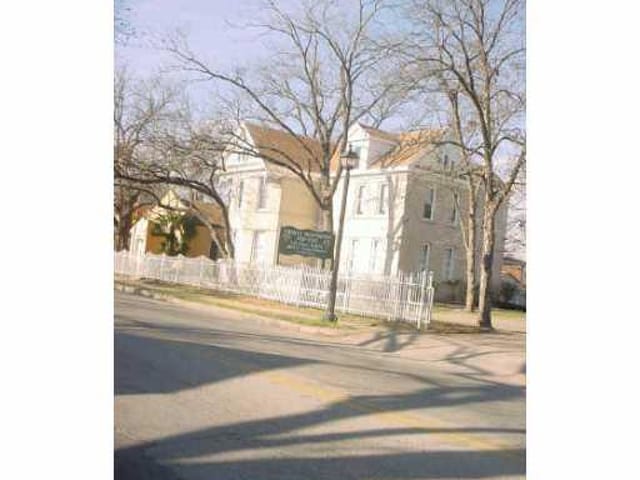 1402 Cesar Chavez