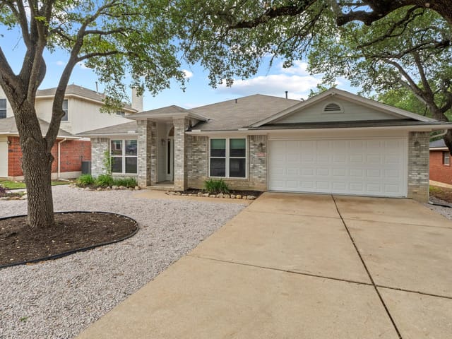 1402 Highland DR