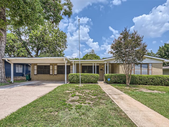 1402 Hillcrest Dr