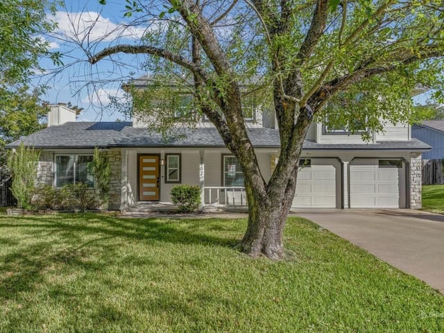 1402 Monica St