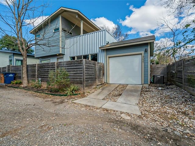1402 Singleton Ave Unit #B
