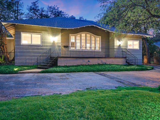 1402 Windsor RD