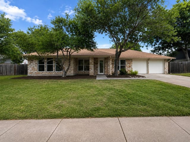 1403 Creekview DR
