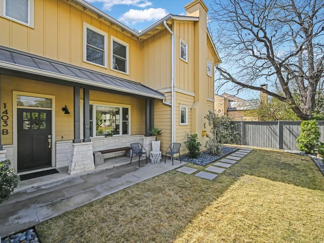 1403 W 12th ST Unit #B