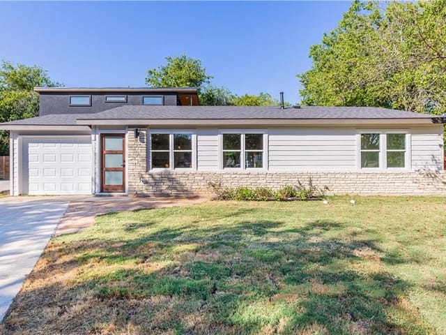 1404 Camelot Cir Unit #1