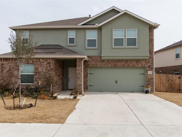 1404 E Aquilla Dr