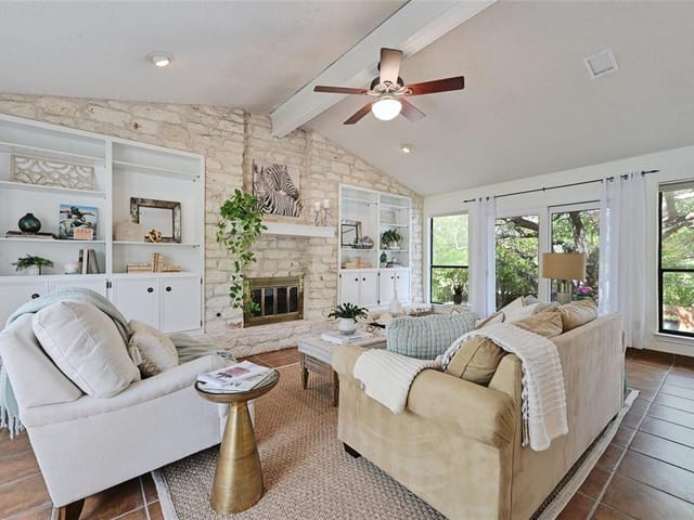 1404 Falcon Ledge Dr