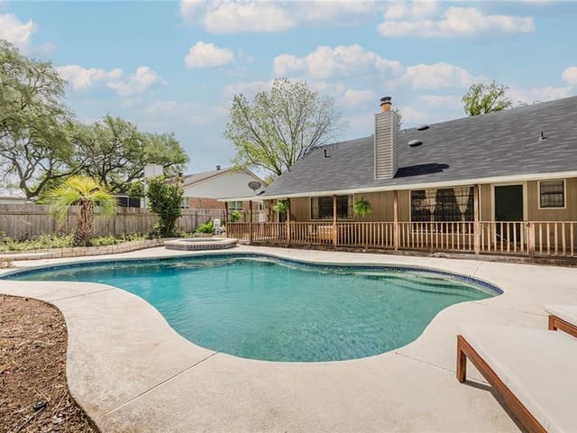 1404 Lance Way