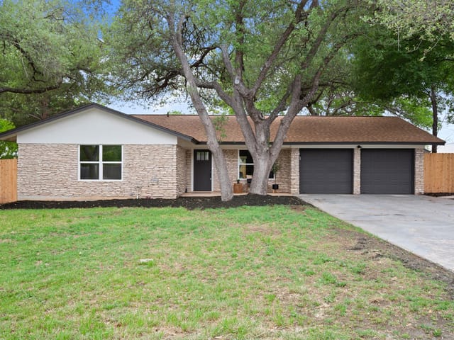 1404 Robb Ln