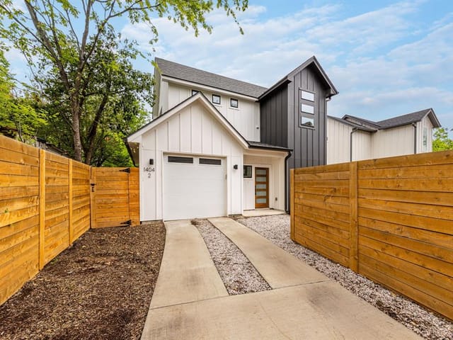 1404 W 51st St Unit #2