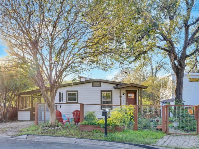 1404 Waldorf Ave