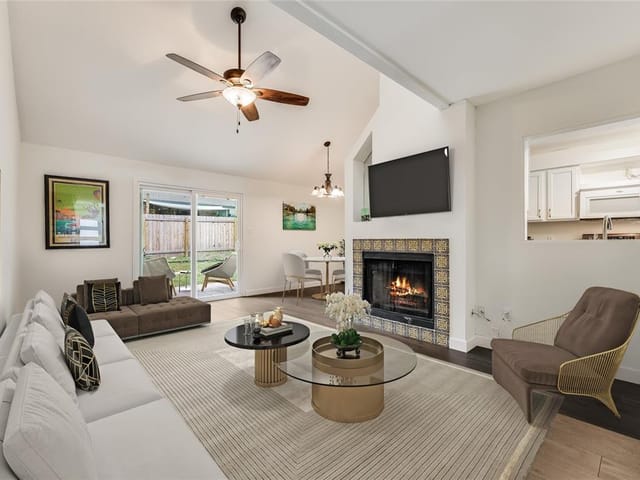 1405 Bridgeway Dr Unit #B