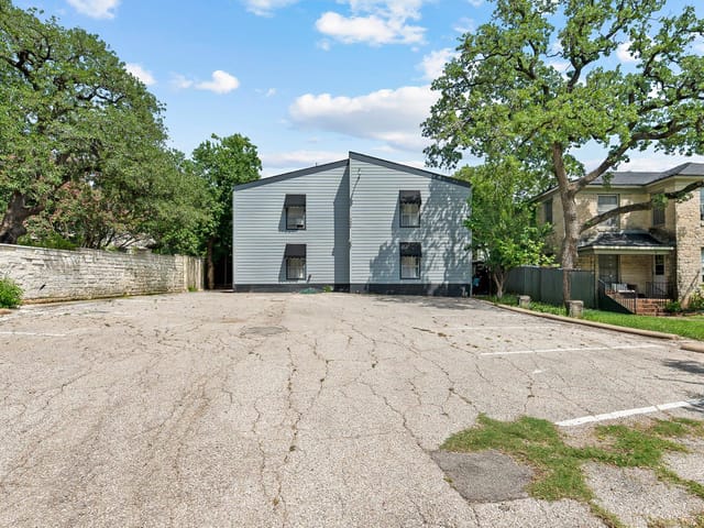1405 Hartford RD Unit #106