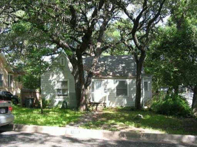1406 Alameda Dr