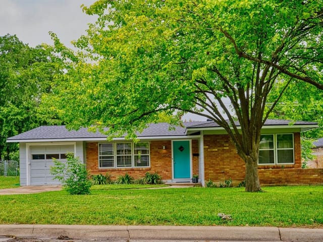 1406 Berkshire Dr