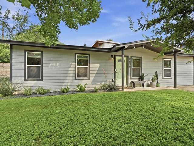 1406 Camelot CIR Unit #1