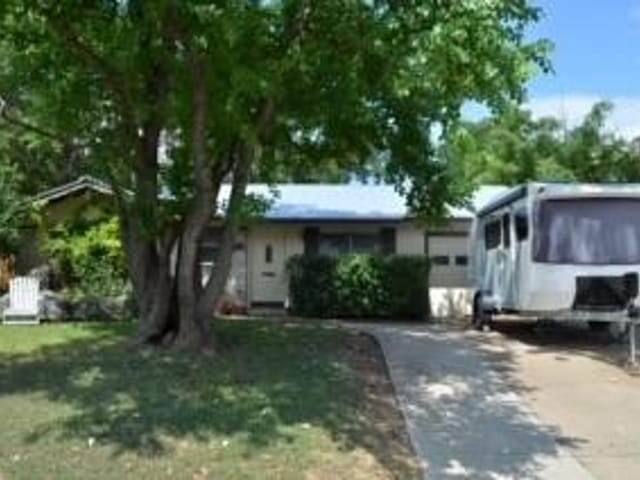 1406 Folts Ave