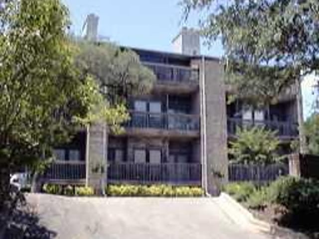 1406 WINDSOR RD Unit #105