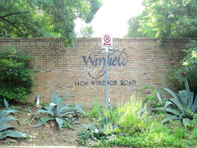 1406 Windsor Rd Unit #204