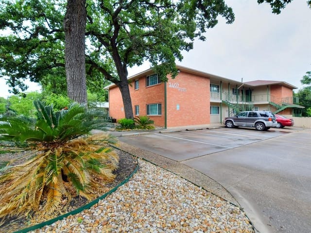 1407 W 39 1/2 St Unit #204