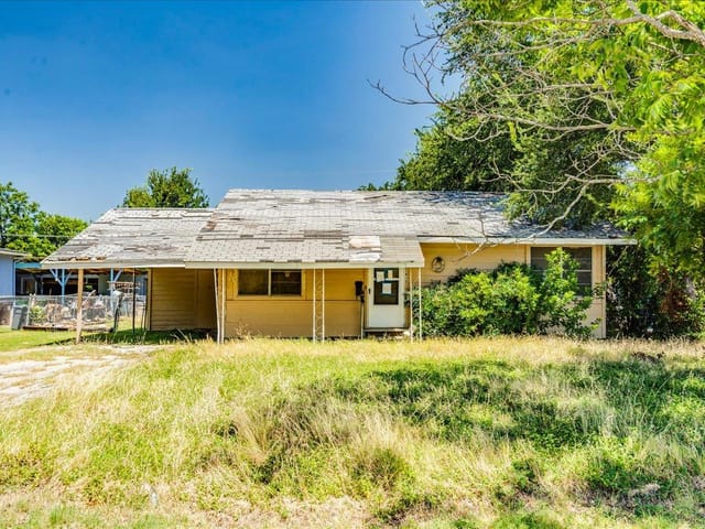 1408 Circle DR
