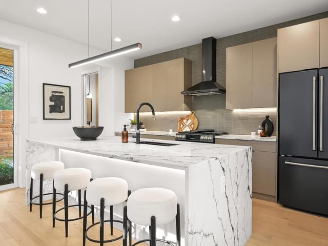 1409 Deloney St Unit #2