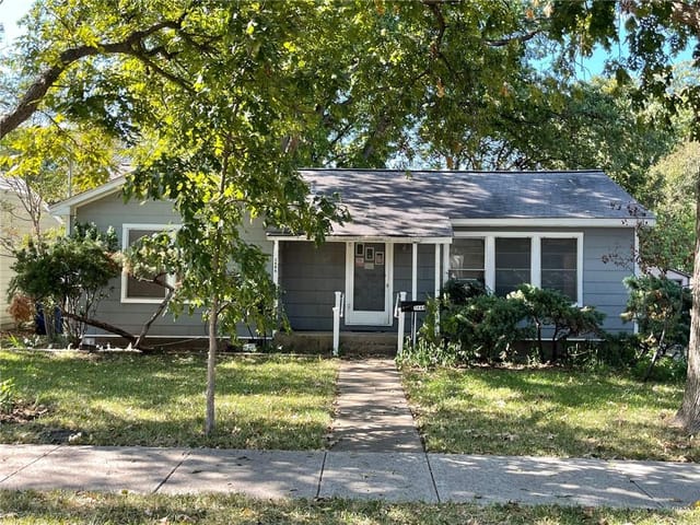 1409 Payne Ave